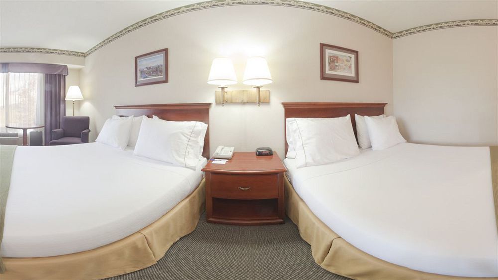 Round Hill Inn Orange Экстерьер фото