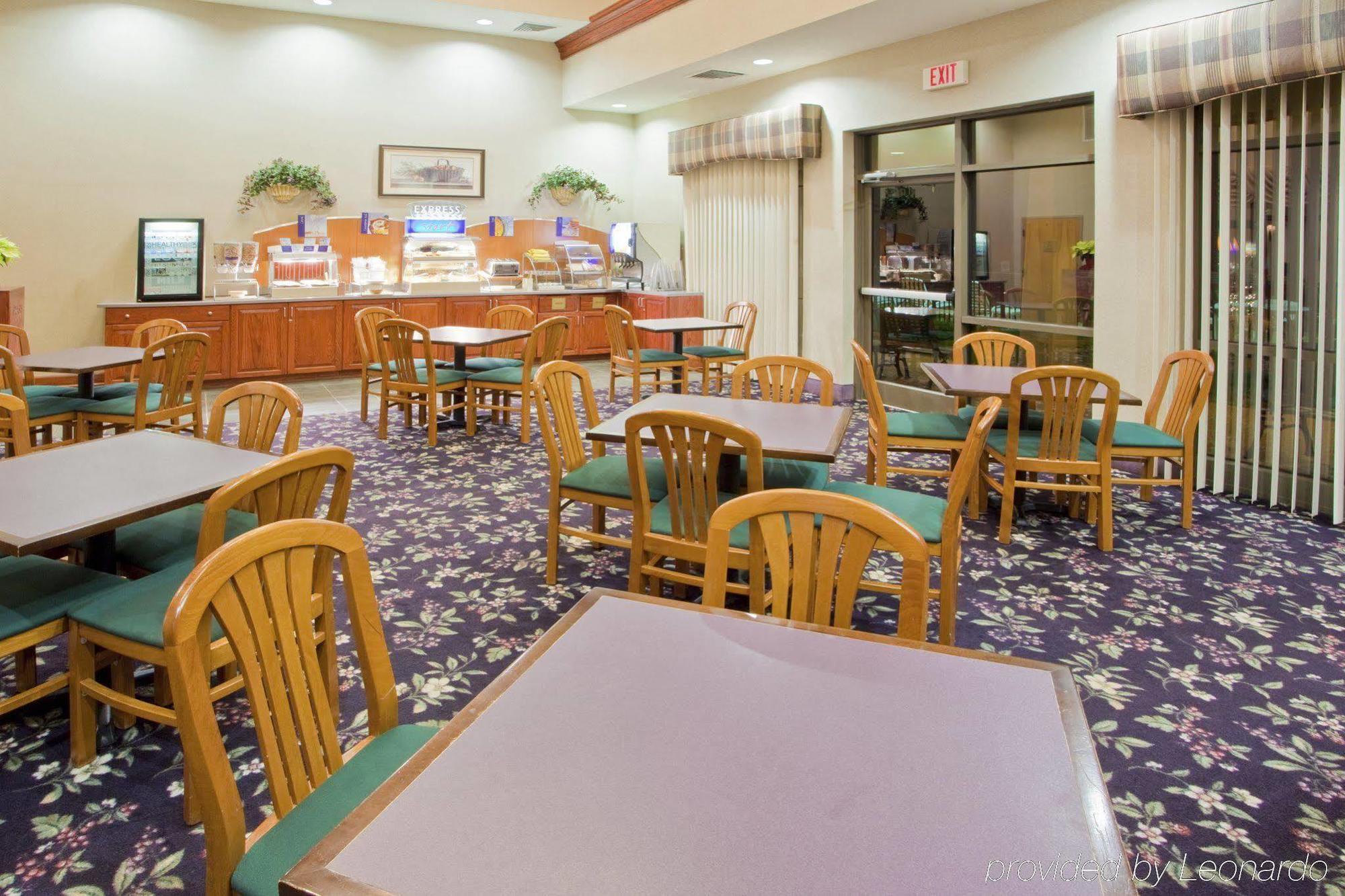 Round Hill Inn Orange Экстерьер фото