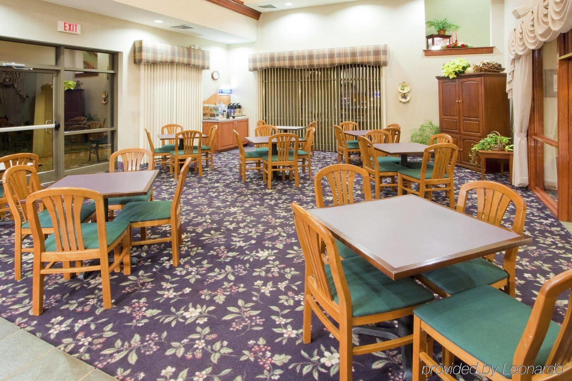 Round Hill Inn Orange Экстерьер фото