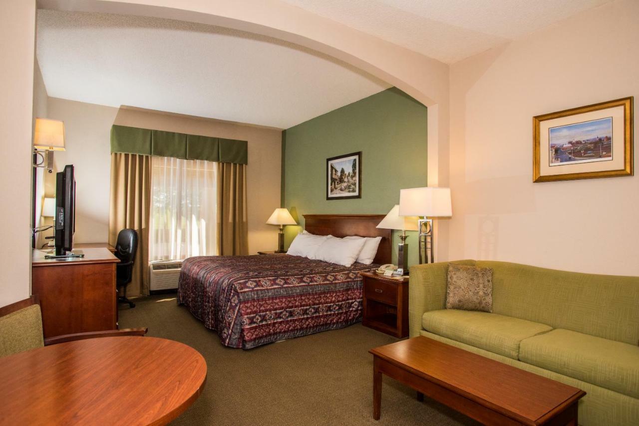 Round Hill Inn Orange Экстерьер фото
